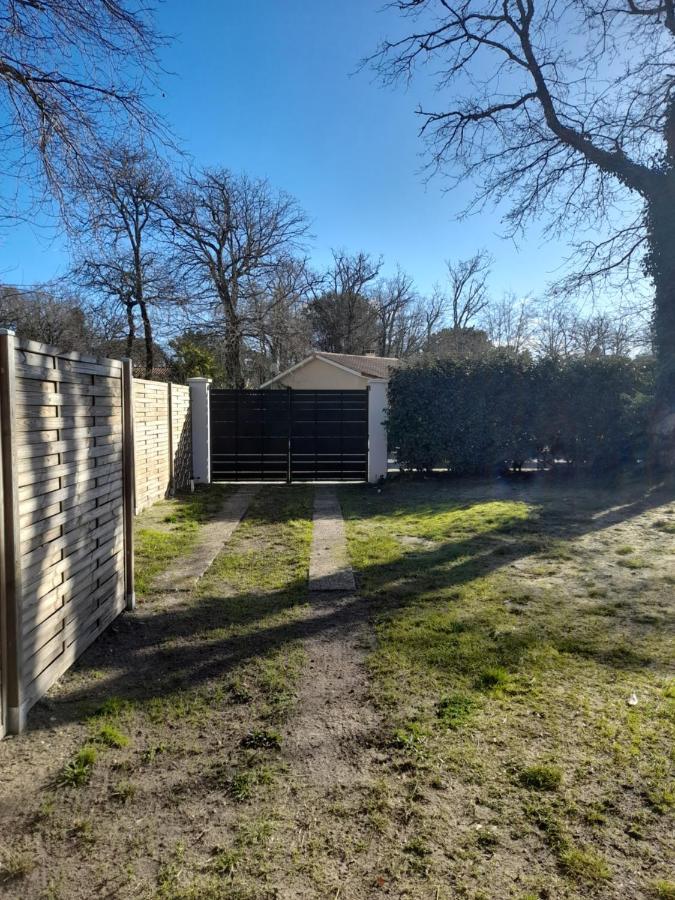 Maison Tiny House 2 Chambres Soulac A 500M Plage エクステリア 写真